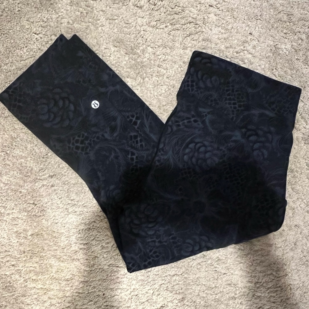 Lululemon cropped leggings